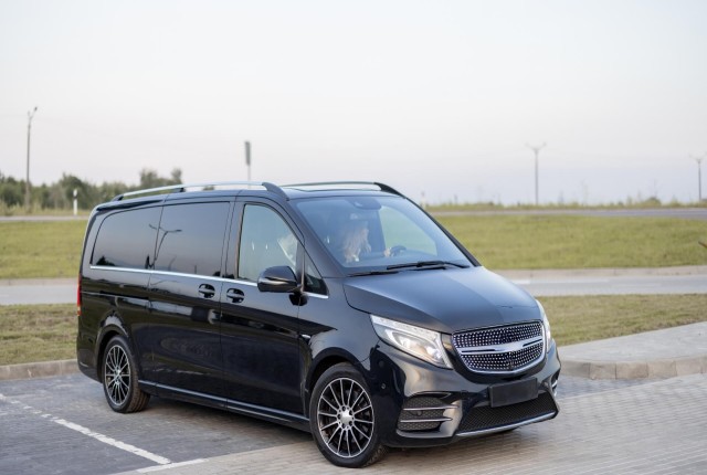 How to Choose Between a Standard and Luxury Van Rental